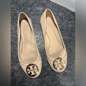 Tory Burch Reva Beige Polka Dot Gold Logo Ballet Flats! Size 11